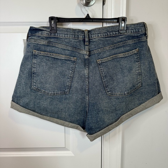 Arizona Jean Company Women's Denim Mom Shorts High Rise stretch size 16 - Picture 2 of 4